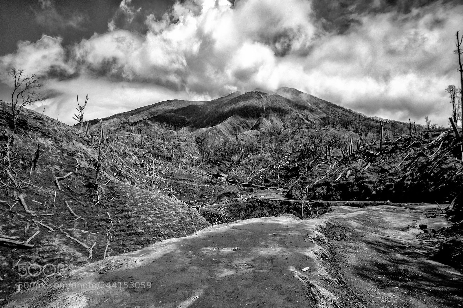 Fujifilm X-E1 sample photo. Volcano road photography