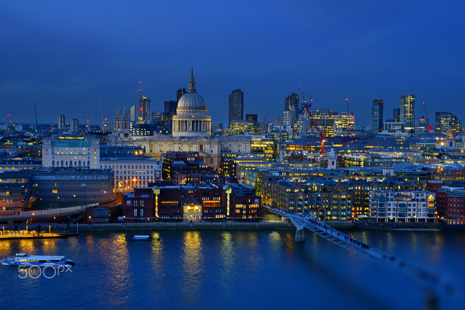 Nikon D800 + Nikon AF-S Nikkor 50mm F1.4G sample photo. London photography