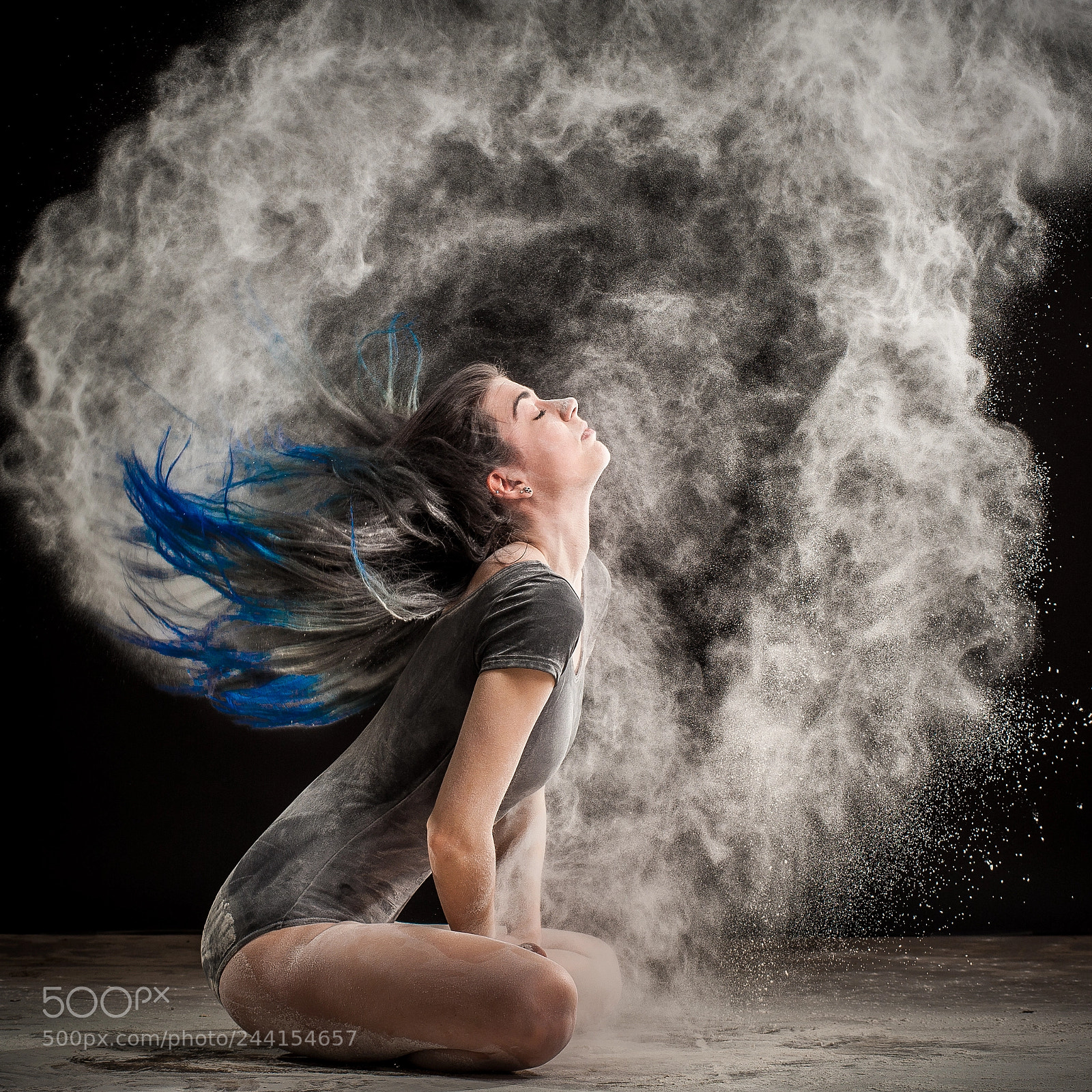 Nikon D700 sample photo. Taking a powder photography