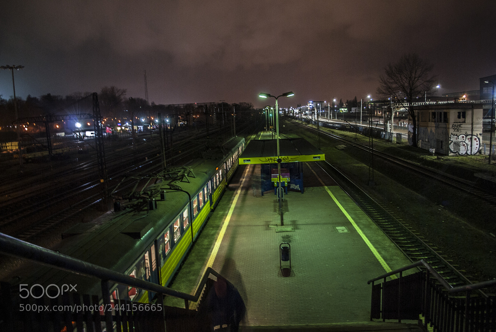 Nikon D3000 sample photo. Station photography