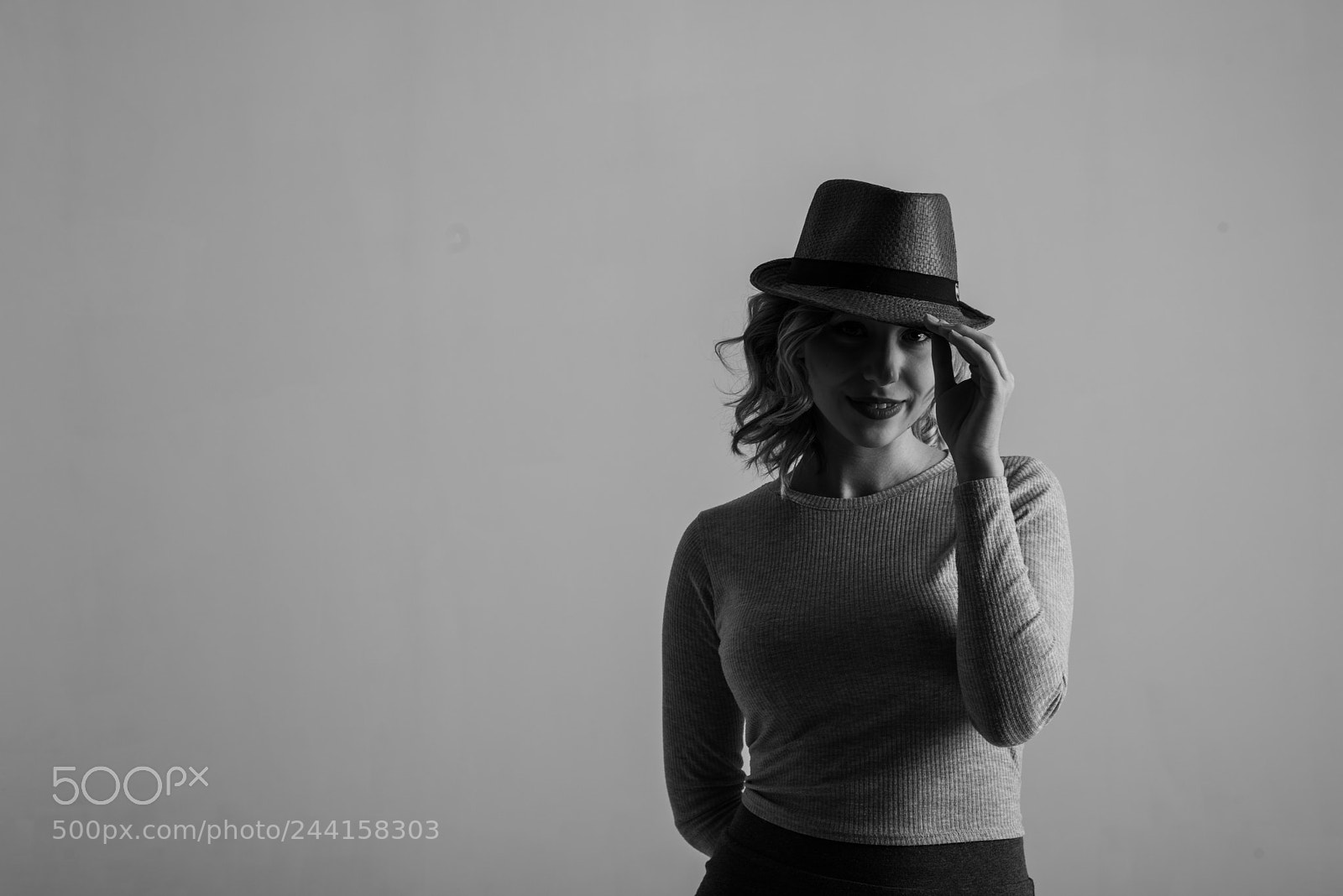 Nikon D810 sample photo. The black hat minimalism photography