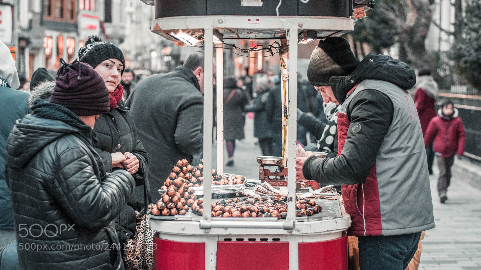 Nikon D7100 sample photo. Kestane satıcısı photography
