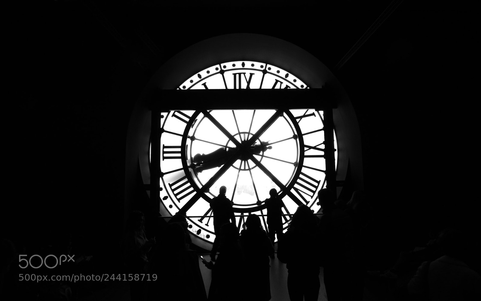 Sony a6300 sample photo. "pause of the clock" photography