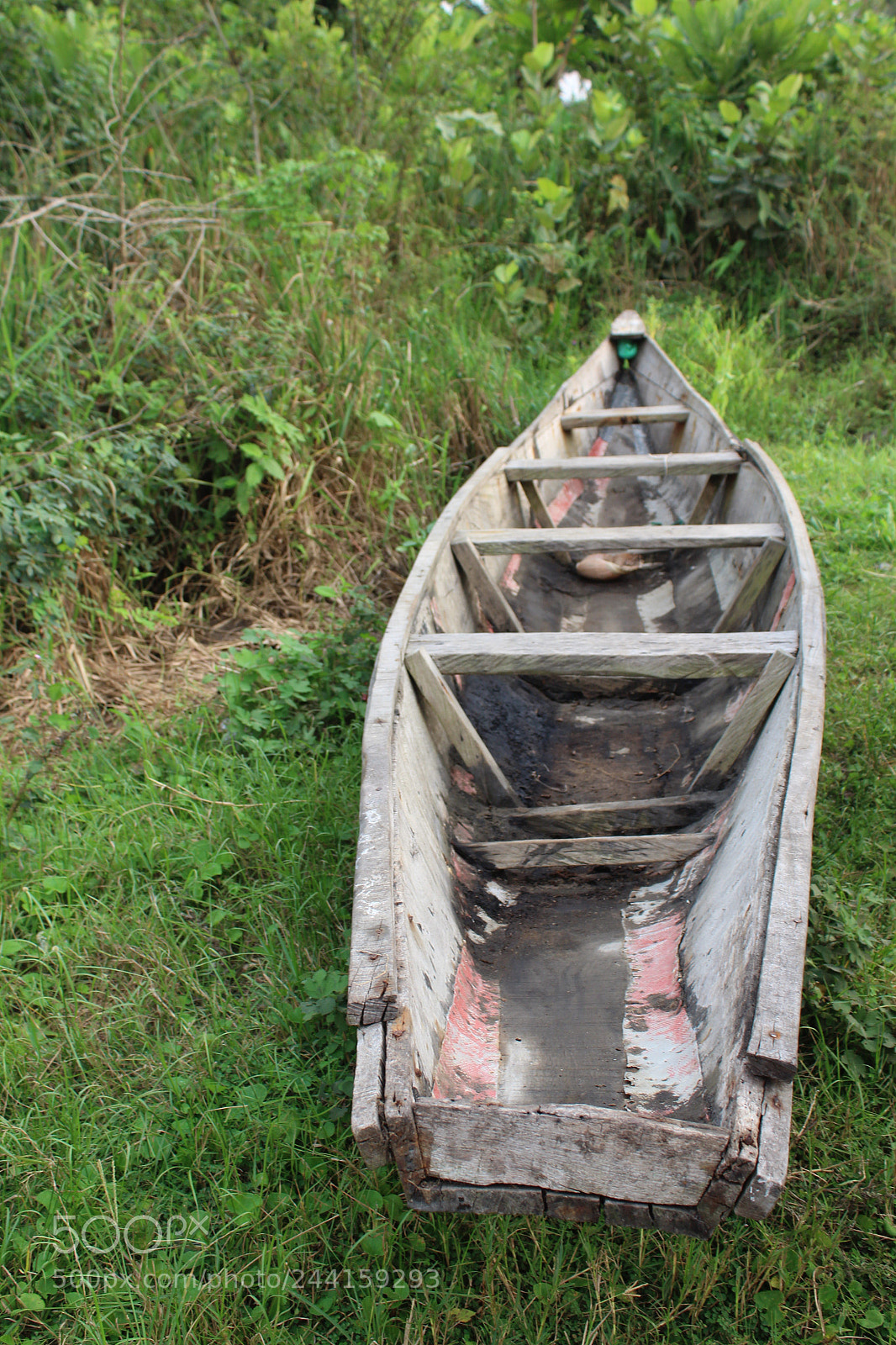 Canon EOS 1300D (EOS Rebel T6 / EOS Kiss X80) sample photo. Dingy boat photography