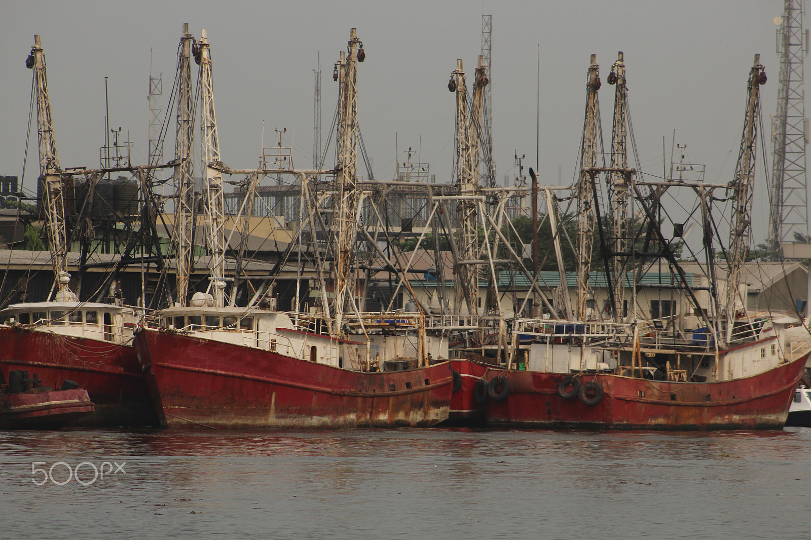 Canon EOS 1300D (EOS Rebel T6 / EOS Kiss X80) + EF75-300mm f/4-5.6 sample photo. Fishing twallers photography