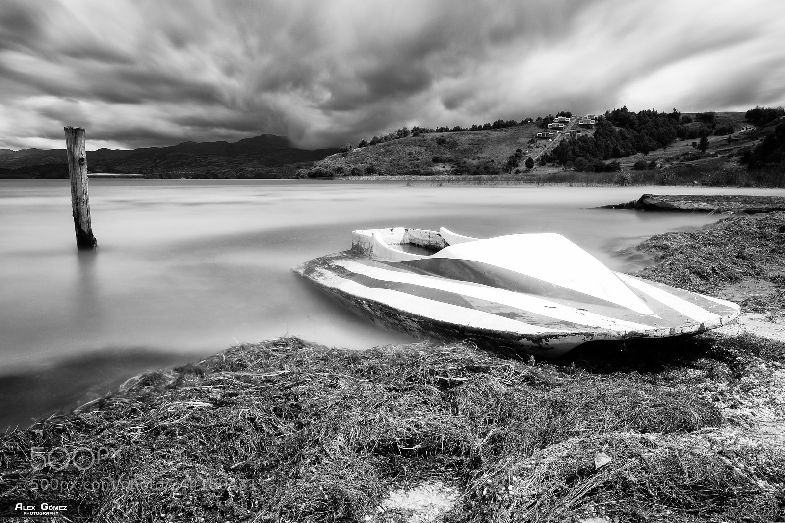 Fujifilm X-Pro2 sample photo. Damaged jet ski photography