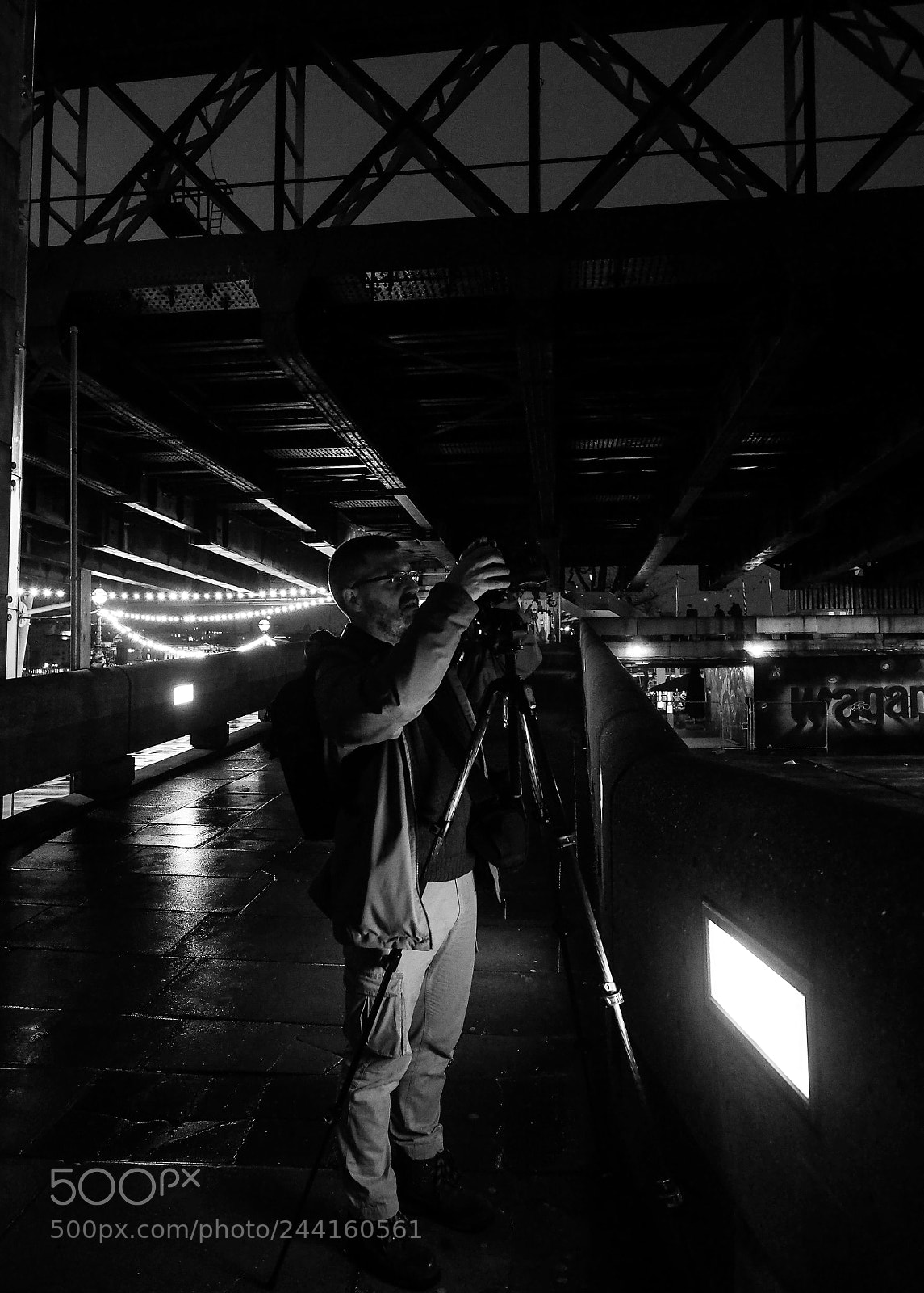 Olympus OM-D E-M5 II sample photo. Lone photographer noir photography