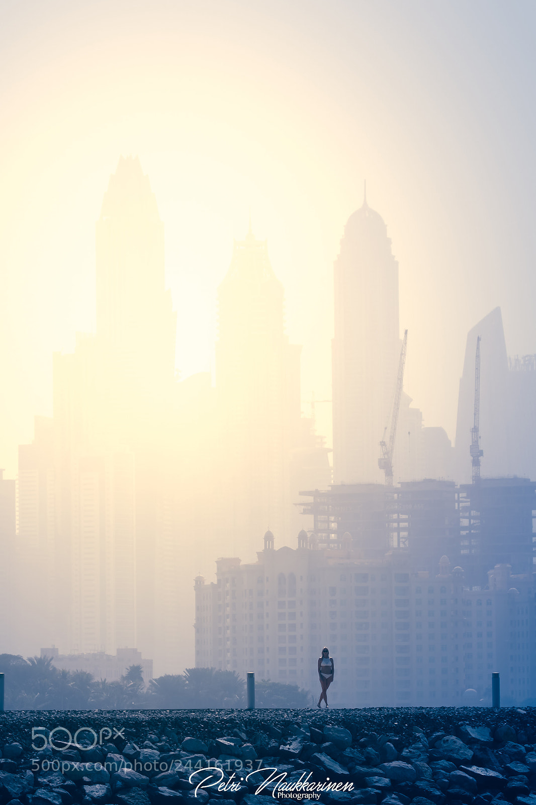 Canon EOS 7D Mark II sample photo. City and woman photography
