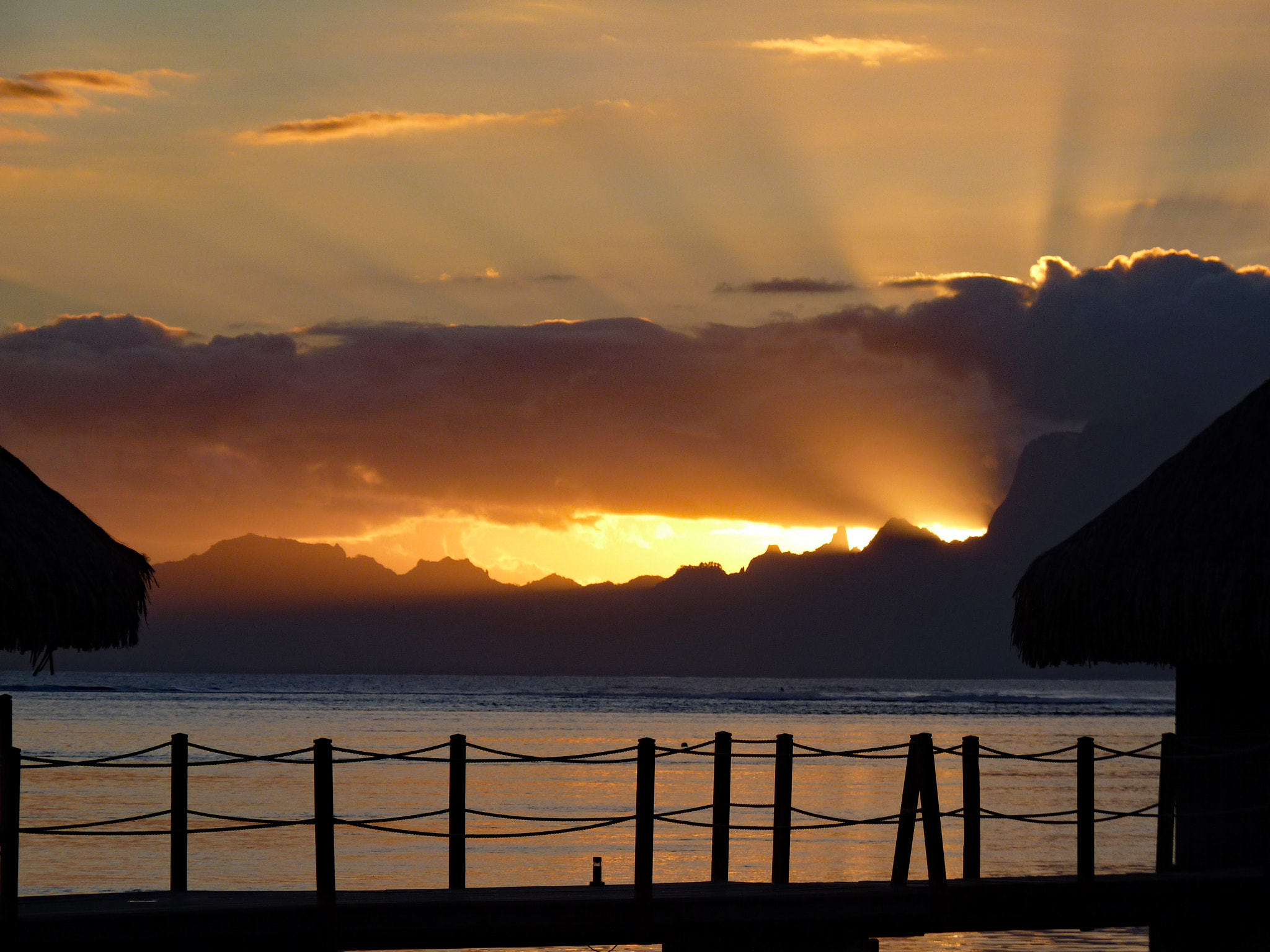 Panasonic Lumix DMC-FZ35 (Lumix DMC-FZ38) sample photo. Tahiti's dramatic sunset photography