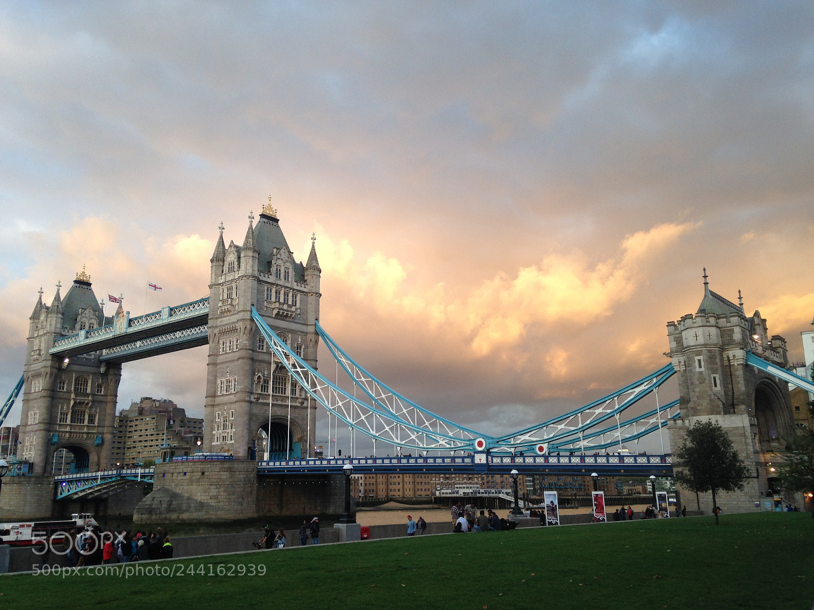Apple iPhone 5 sample photo. Tower bridge photography