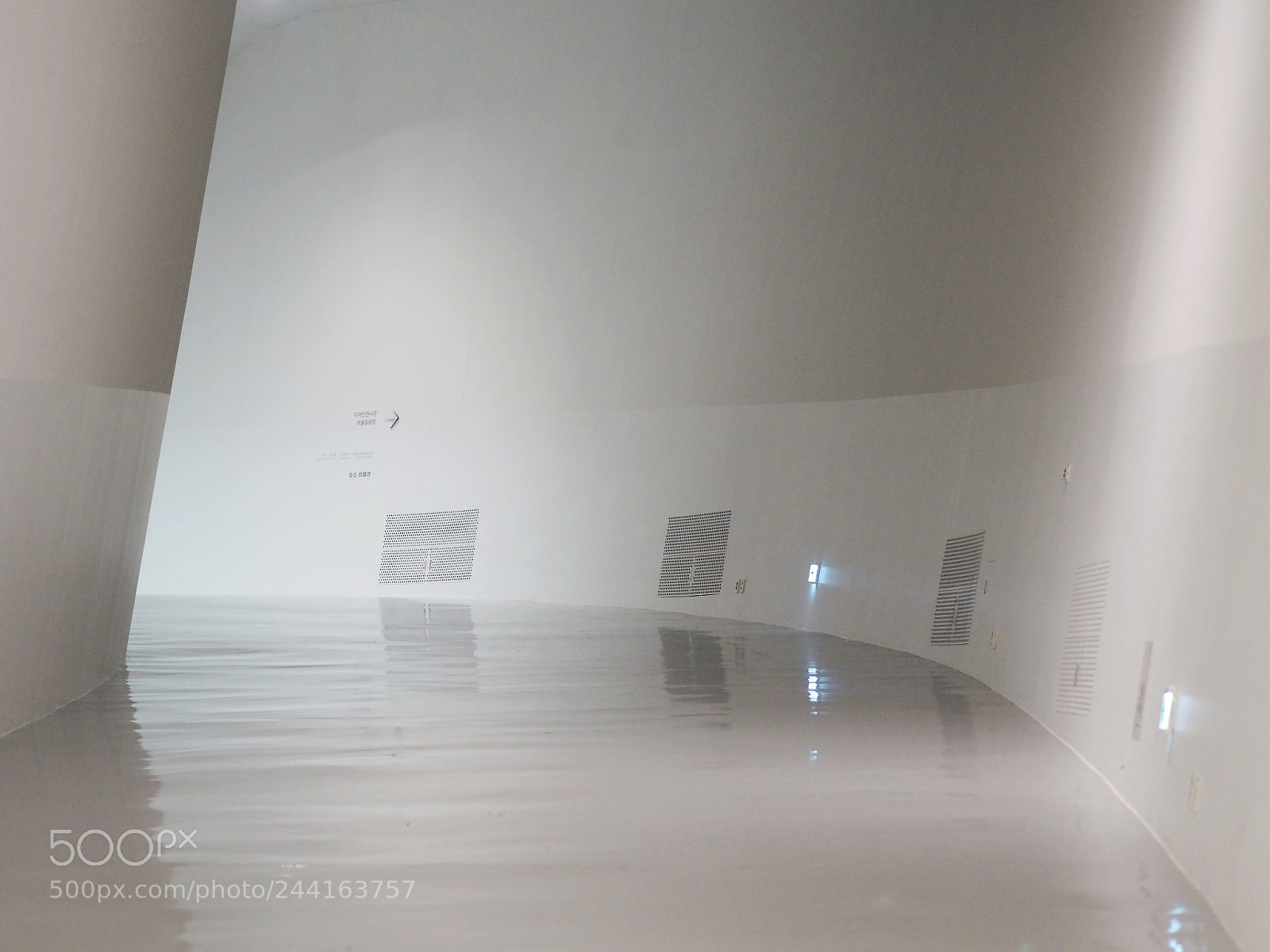 Olympus OM-D E-M10 II sample photo. A corridor photography