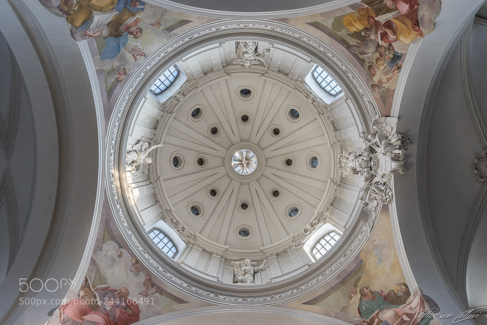 Sony a7 sample photo. View into the center photography