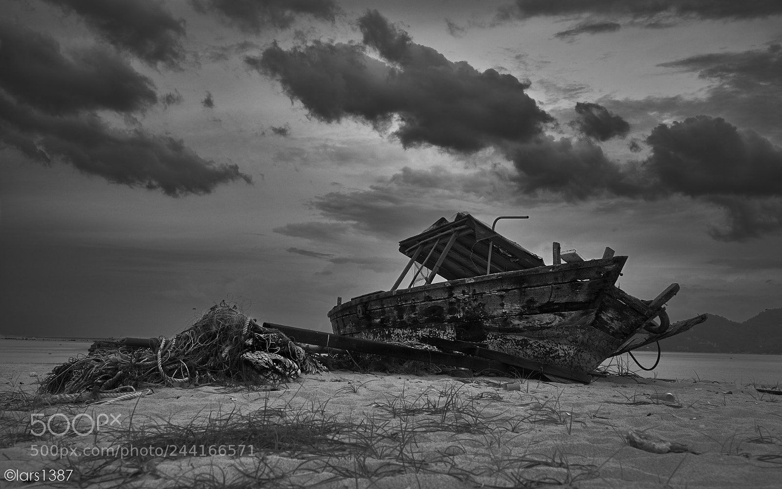 Fujifilm X-T1 sample photo. Wrecked - reprocessed photography