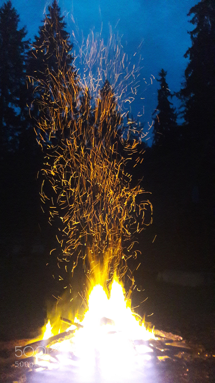 Samsung Galaxy A5(2016) sample photo. Sparkly fire? photography