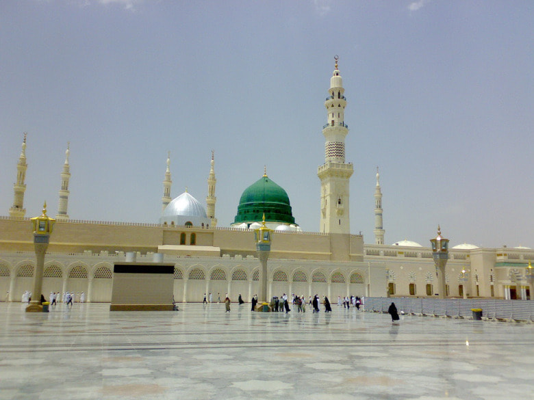 Nokia N73 sample photo. Masjide nabvi photography