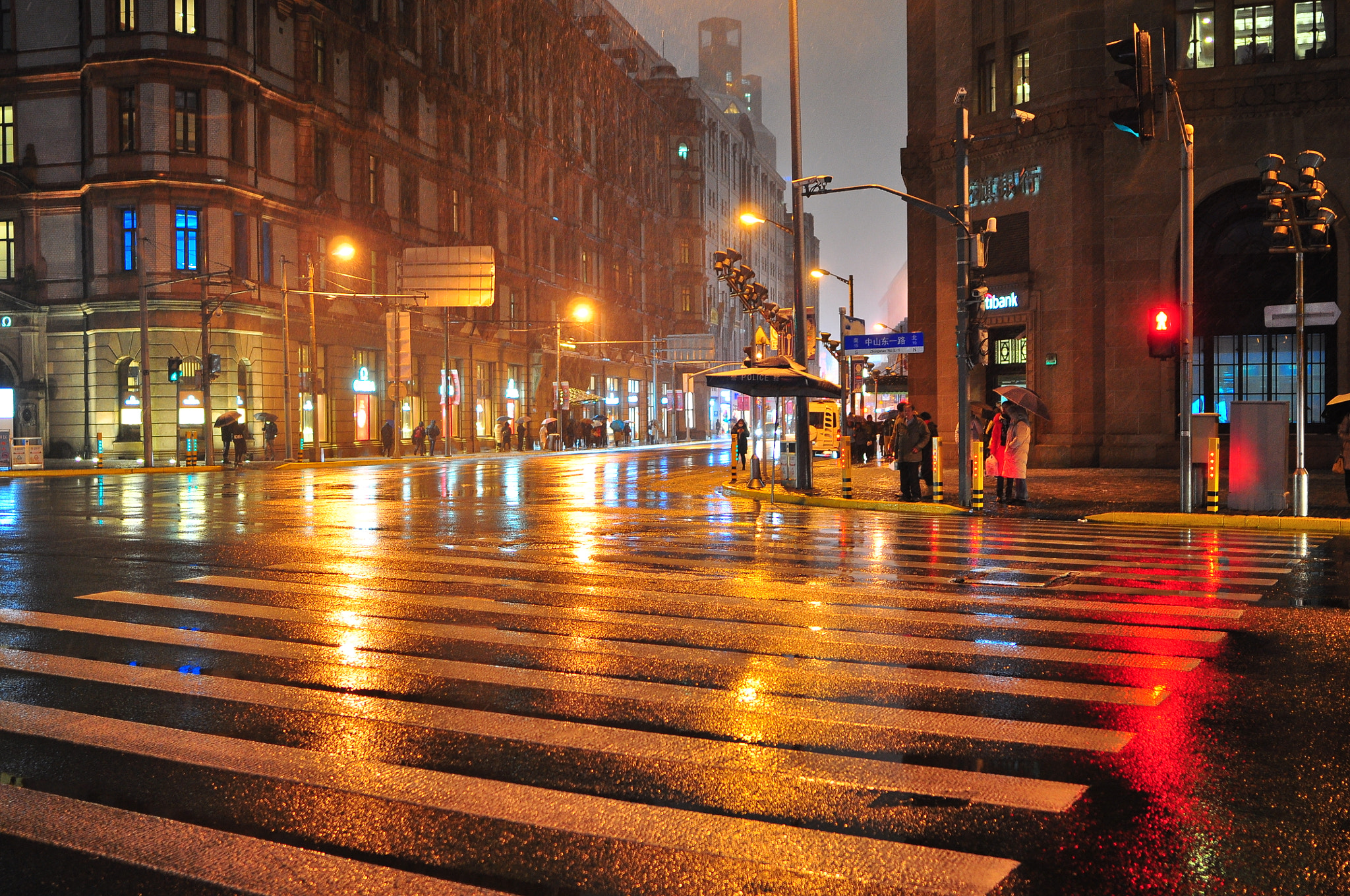 Nikon AF-S Nikkor 24mm F1.8G ED sample photo. Raining shanghai photography