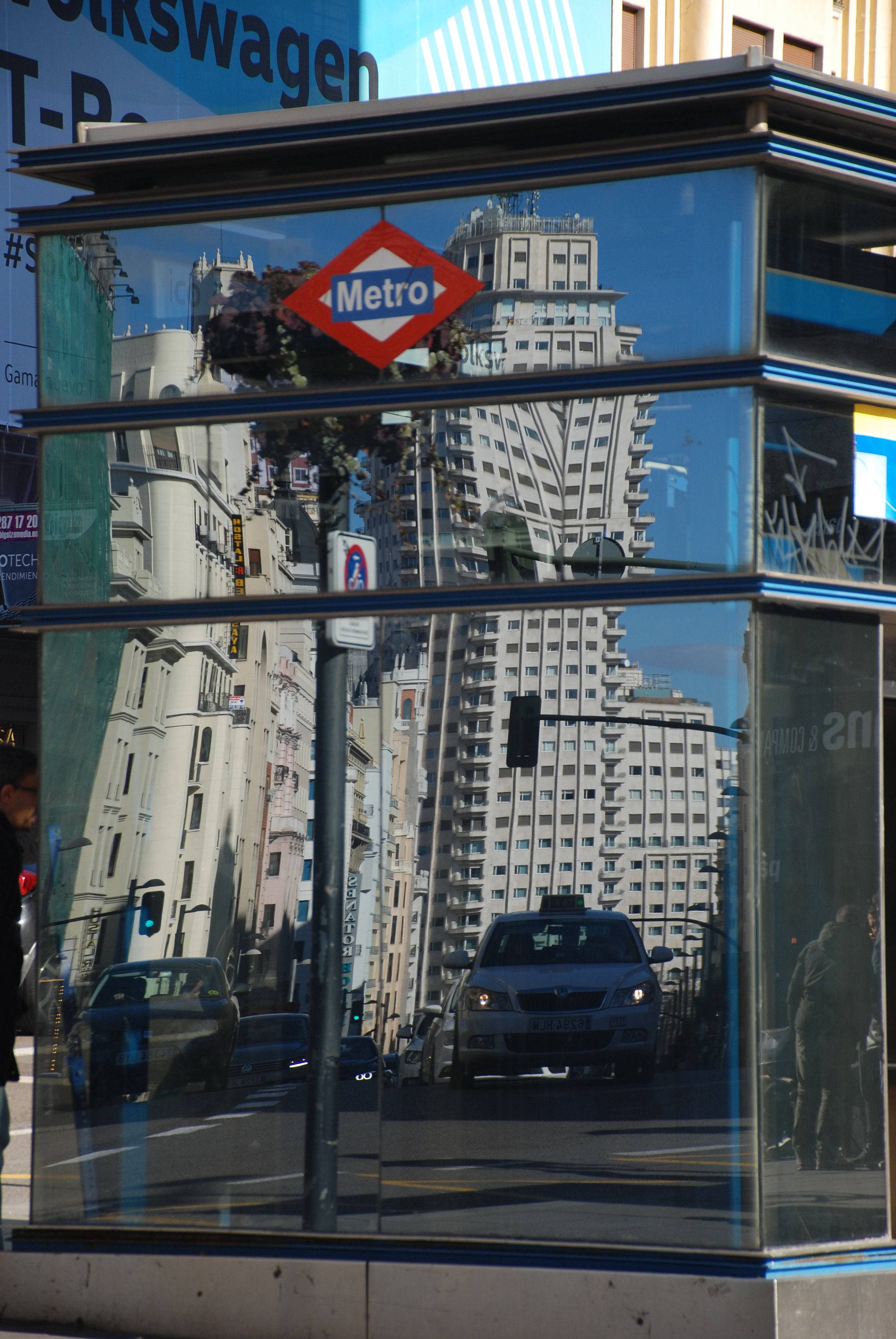 Nikon D80 sample photo. Reflejos de madrid photography