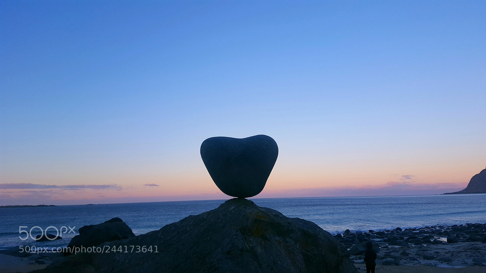 Samsung Galaxy S6 sample photo. Heartstone at uttakleiv beach photography