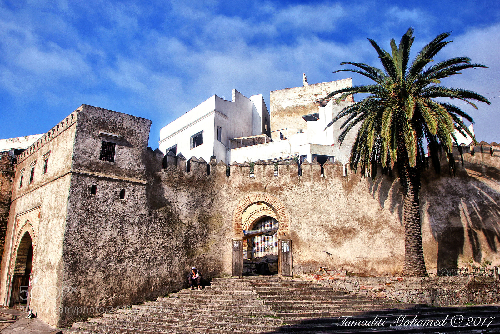Canon EOS 60D sample photo. An antique gate photography