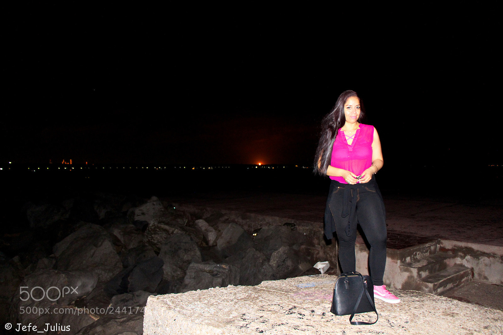 Canon EOS 650D (EOS Rebel T4i / EOS Kiss X6i) sample photo. Girl in the dark photography
