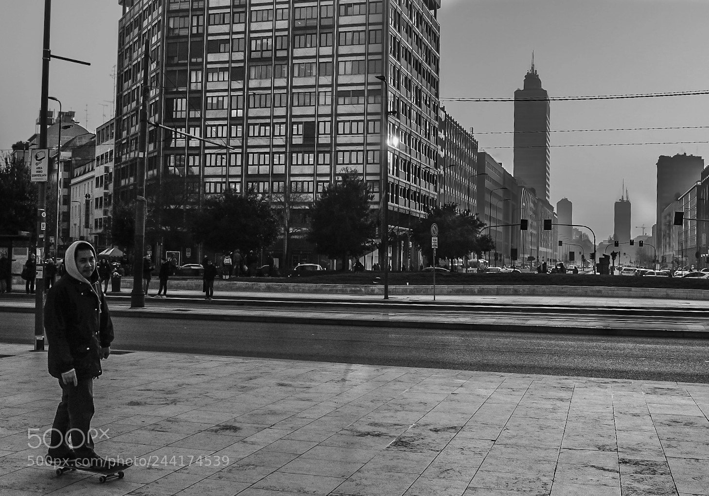 Fujifilm X100T sample photo. Skateboarder in milan photography