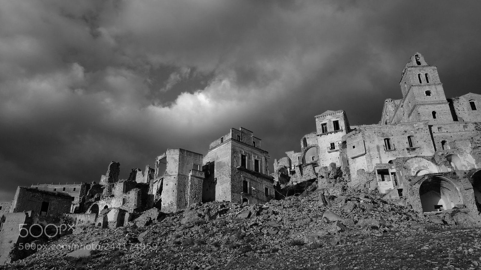 Fujifilm X-T20 sample photo. Craco's ruins photography