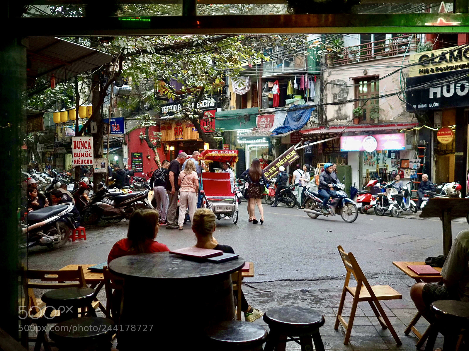 Olympus OM-D E-M1 Mark II sample photo. Hanoi jan2018 photography