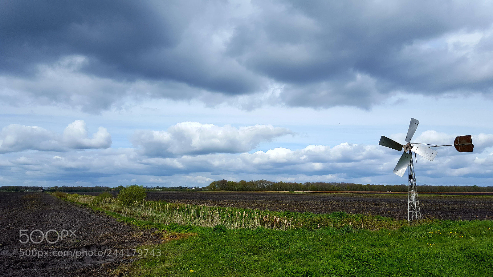Samsung Galaxy S6 sample photo. Windmill on the farmland photography