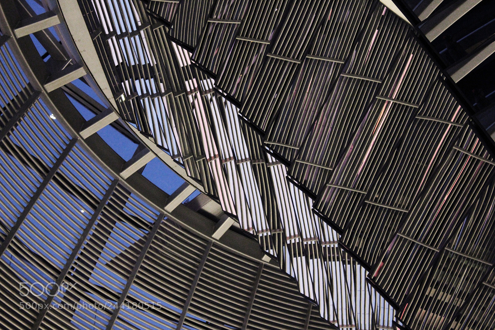 Canon EOS 550D (EOS Rebel T2i / EOS Kiss X4) sample photo. Reichstag dome photography