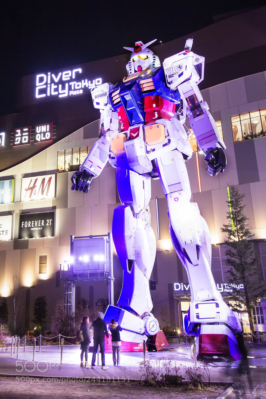 Canon EOS 600D (Rebel EOS T3i / EOS Kiss X5) sample photo. Giant gundam photography