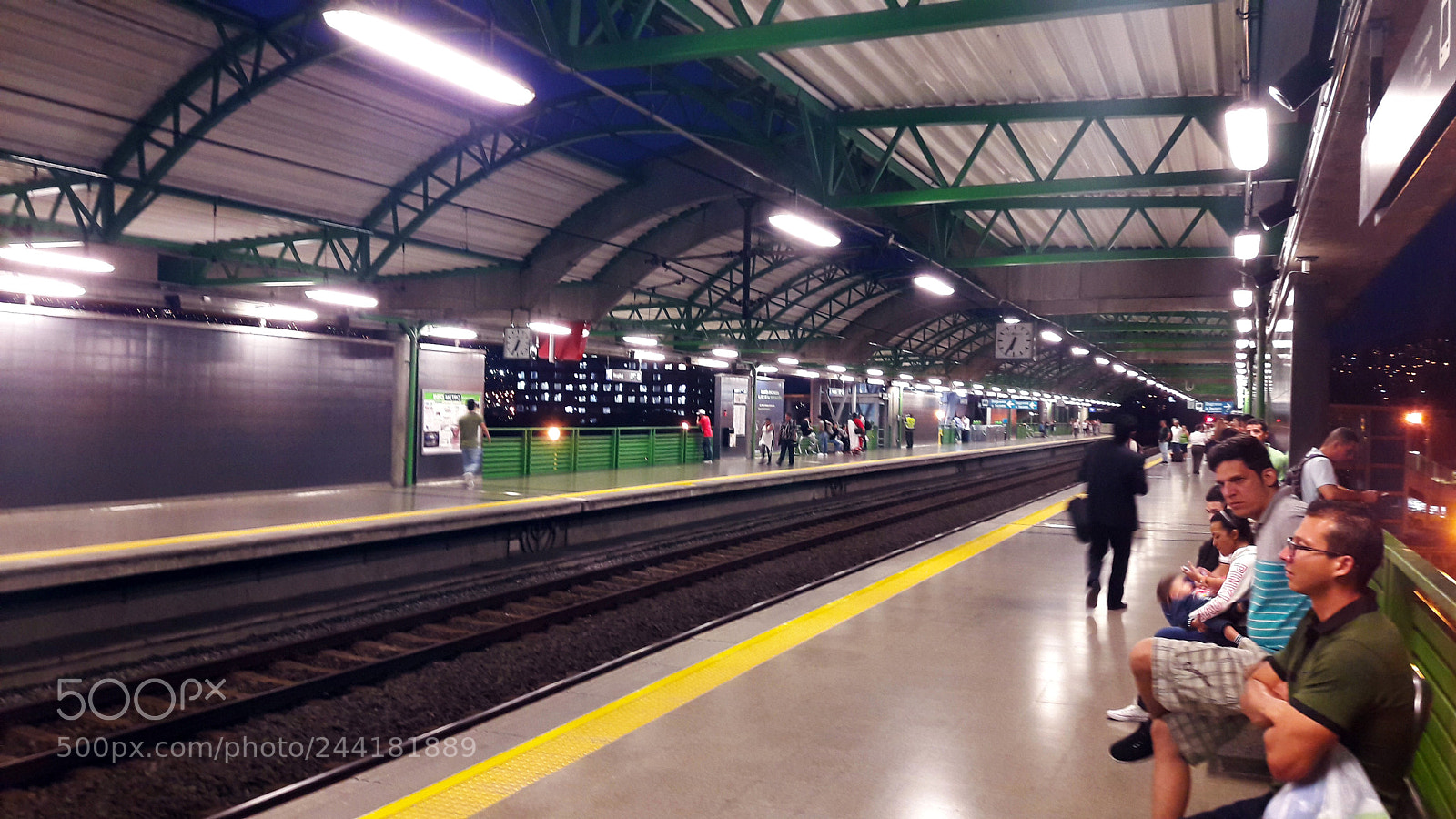 Samsung Galaxy A5(2016) sample photo. Train station photography