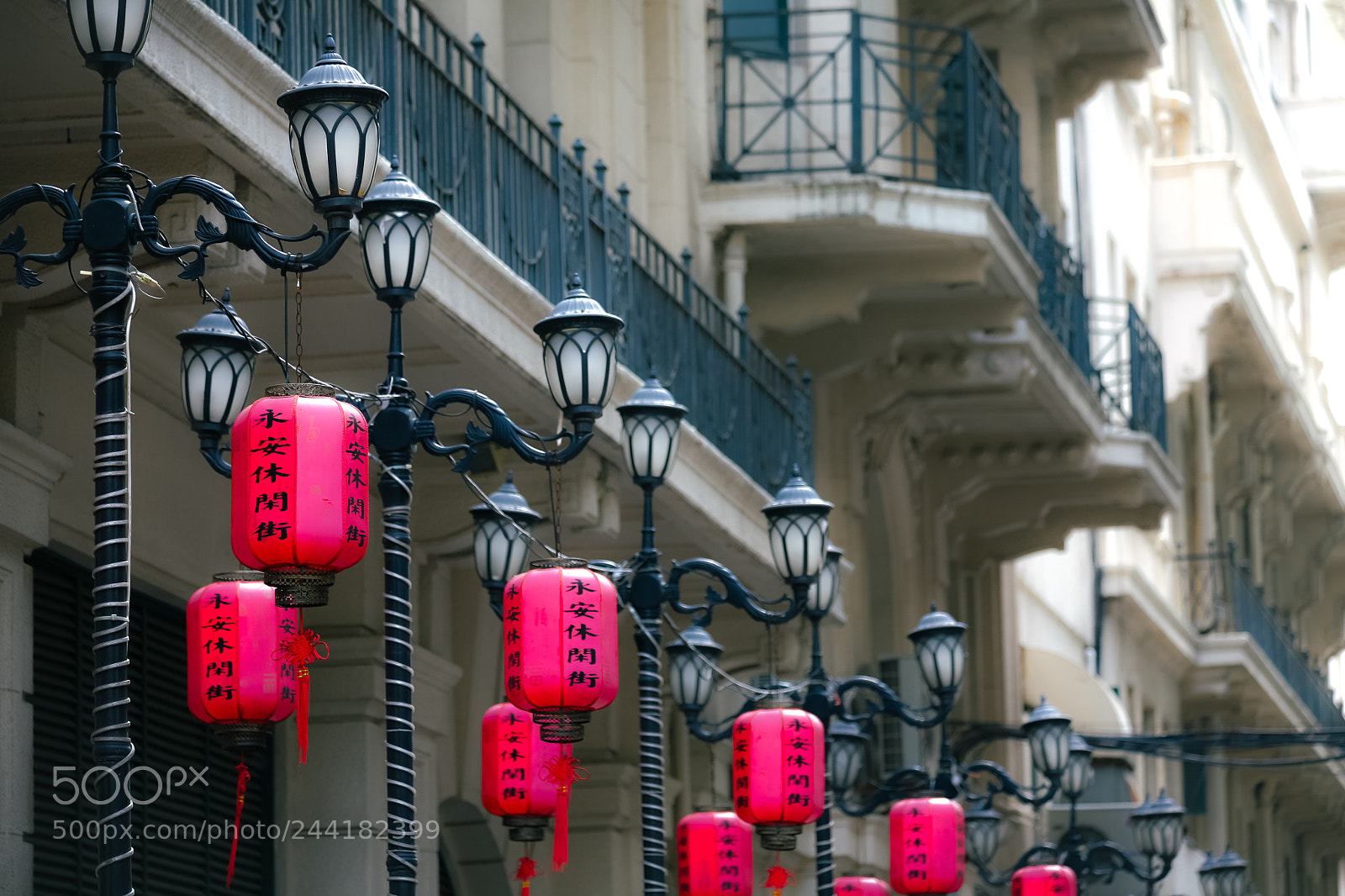 Canon EOS 5D sample photo. Red lanterns in shanghai photography