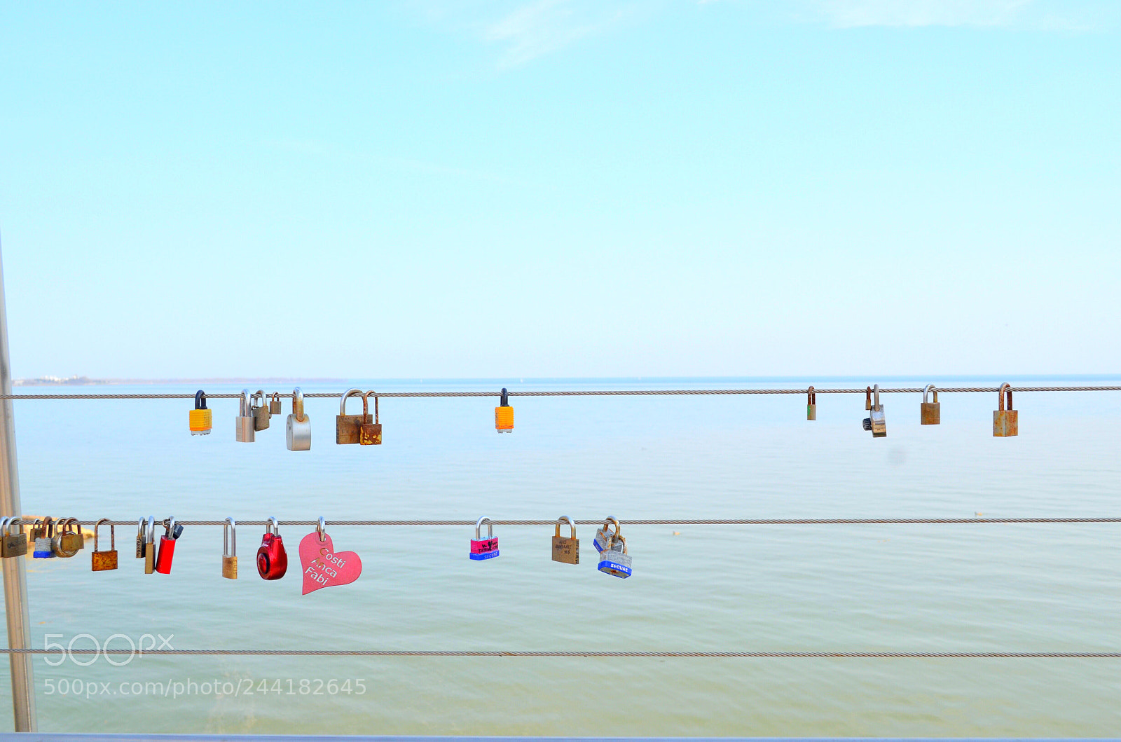 Nikon D5100 sample photo. Locks photography