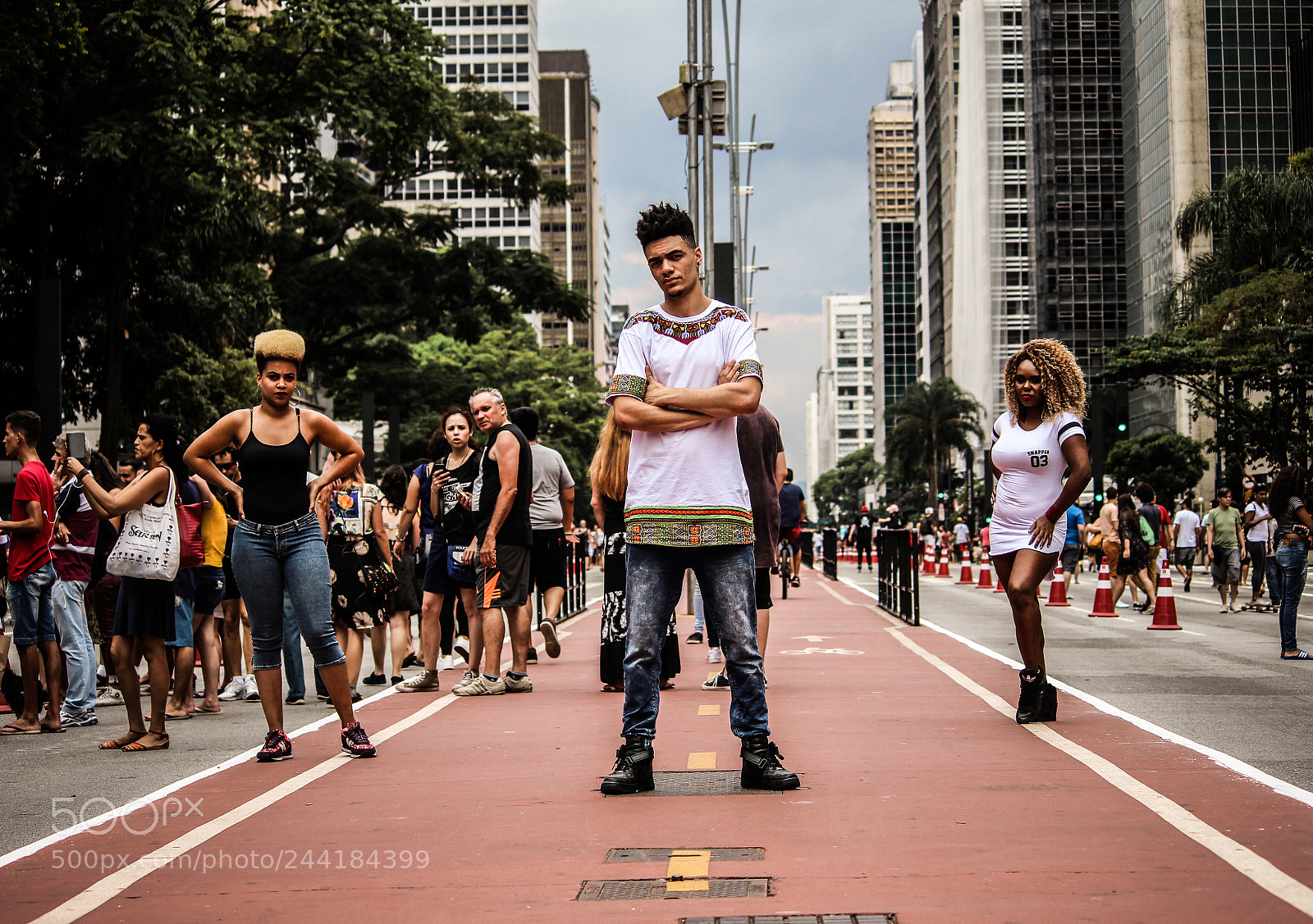 Canon EOS 700D (EOS Rebel T5i / EOS Kiss X7i) sample photo. Meet_paulista_3% 6/12 photography