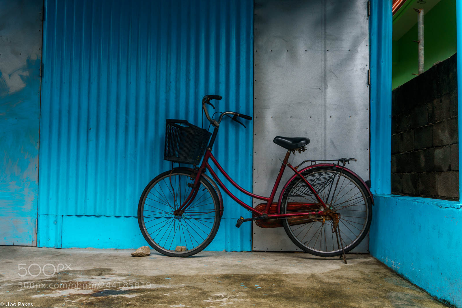 Sony a6300 sample photo. Blue and red photography