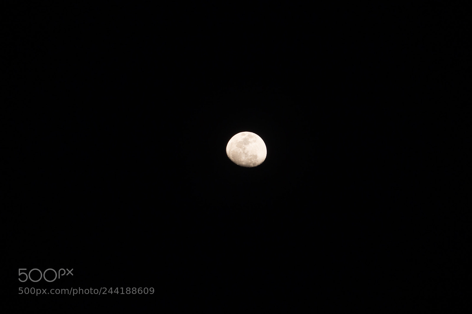Olympus OM-D E-M10 III sample photo. Moon photography