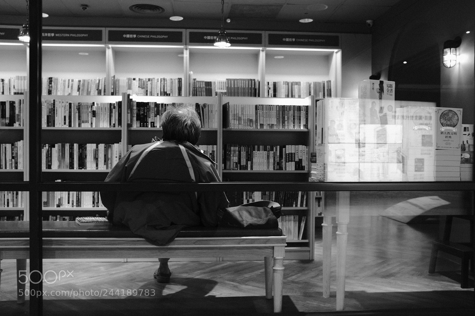Fujifilm X100F sample photo. Reading photography