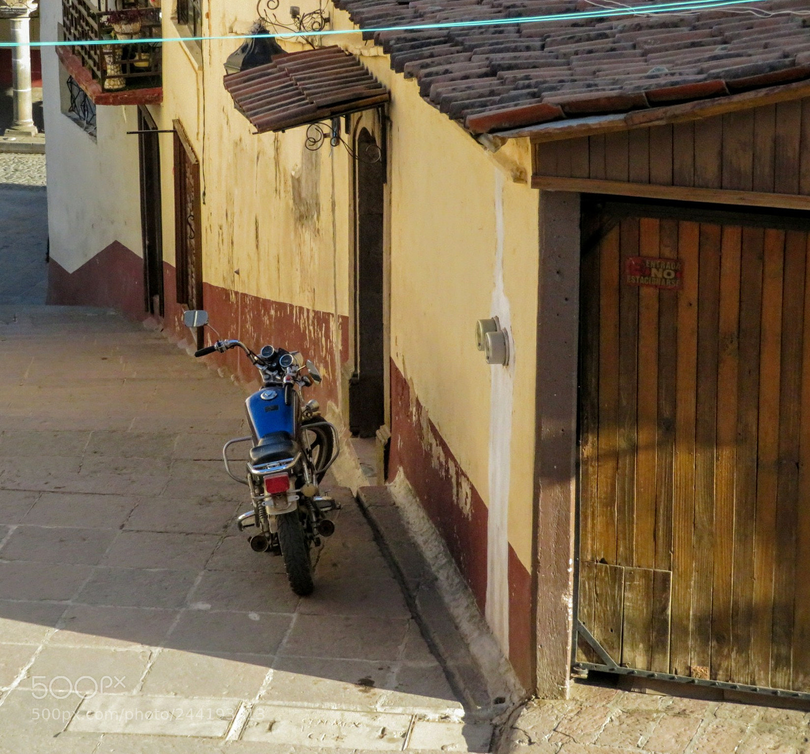 Canon PowerShot SX720 HS sample photo. La moto.. photography
