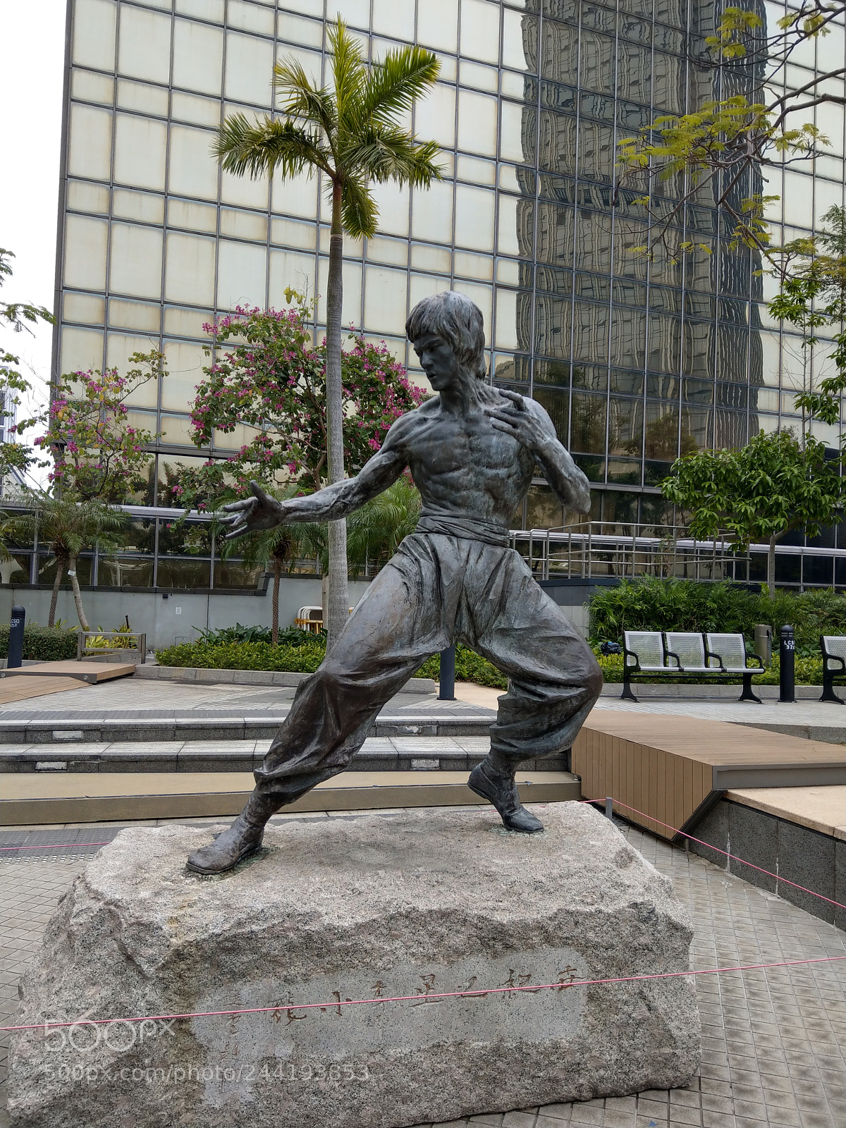HTC U11 sample photo. Bruce lee photography
