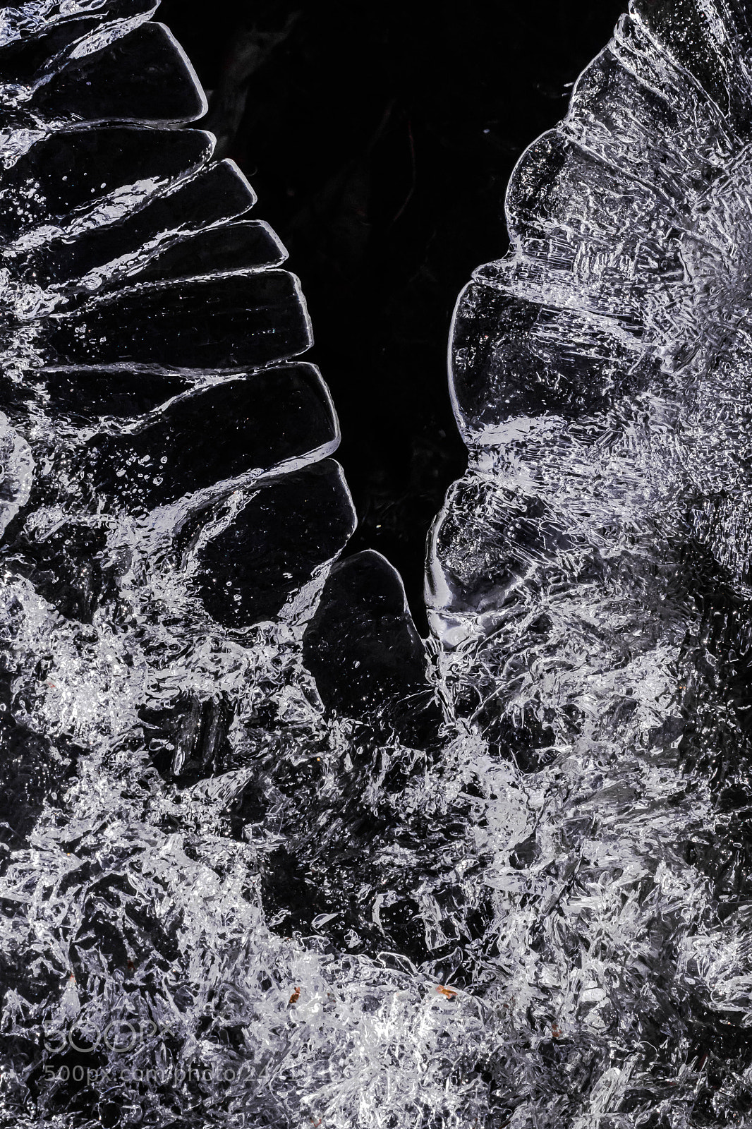 Sony ILCA-77M2 sample photo. Icescape - beating of photography