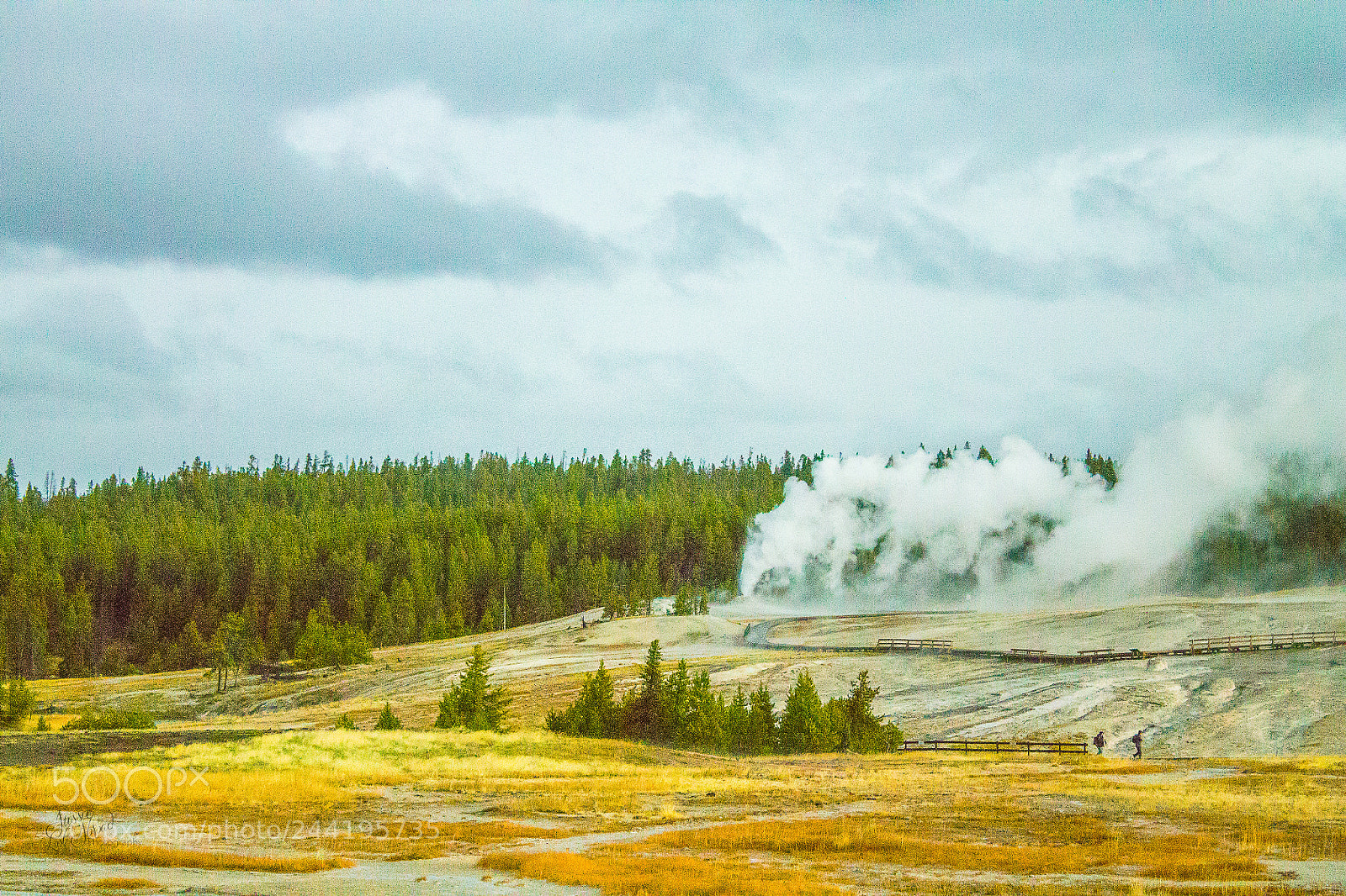 Canon EOS 1100D (EOS Rebel T3 / EOS Kiss X50) sample photo. Geyser at yellowstone photography
