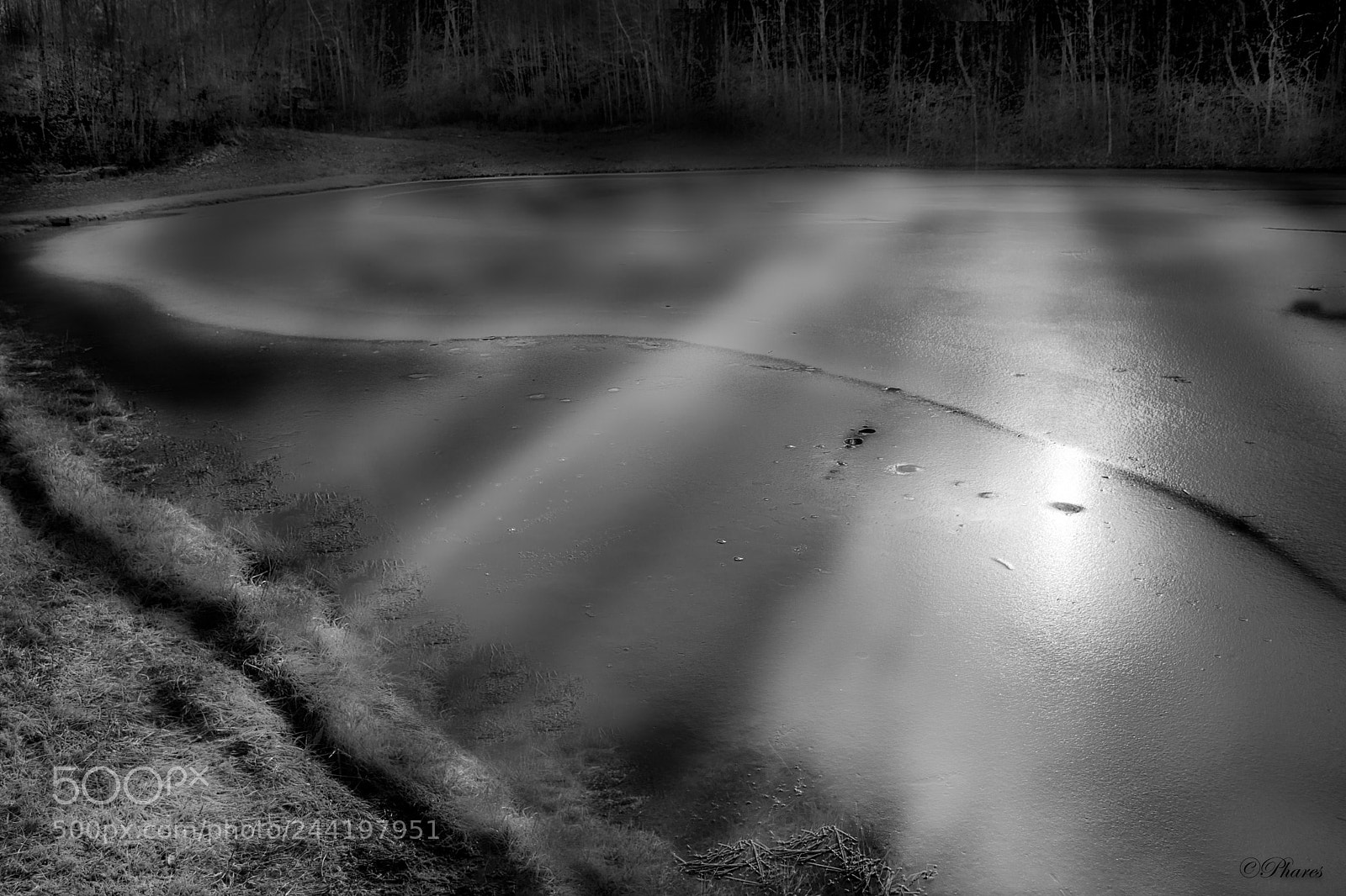 Nikon D7100 sample photo. Light-beams on ice photography
