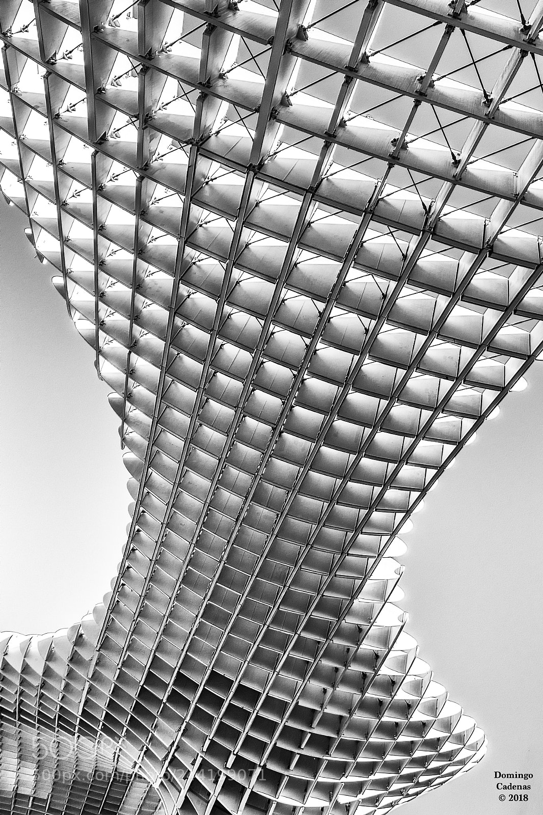 Olympus OM-D E-M10 II sample photo. Metropol parasol photography