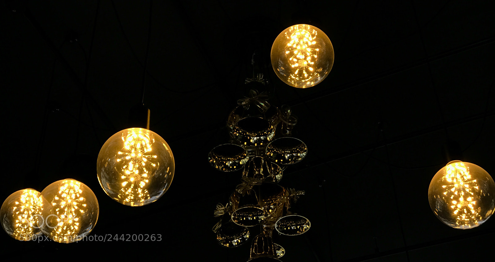 Apple iPhone 7 Plus sample photo. Light bulbs in a photography
