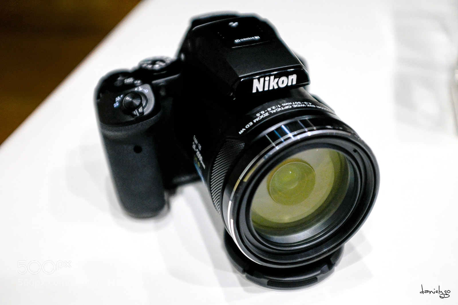 Fujifilm X100F sample photo. Moon meister photography