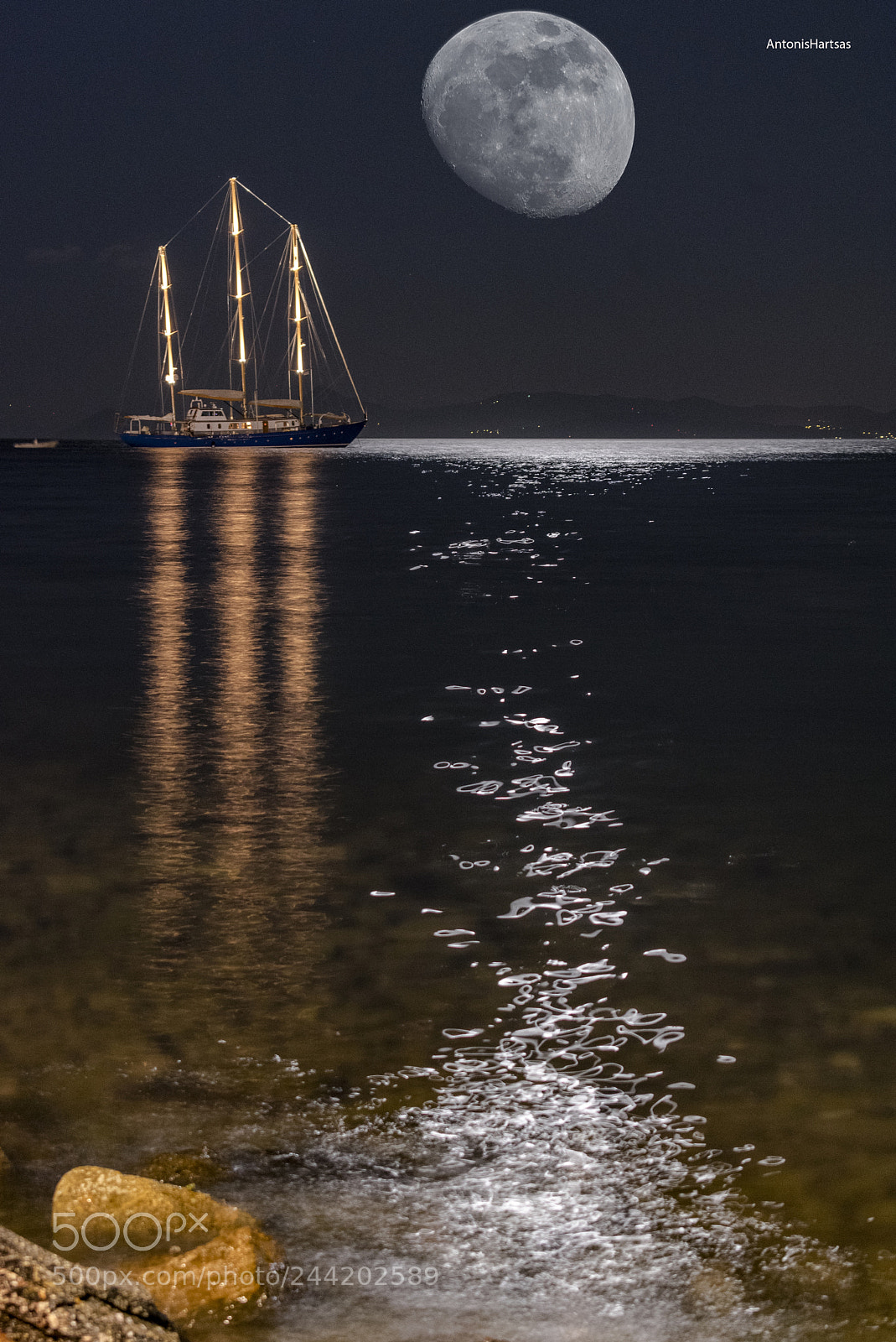 Nikon D3400 sample photo. Boat moon photography
