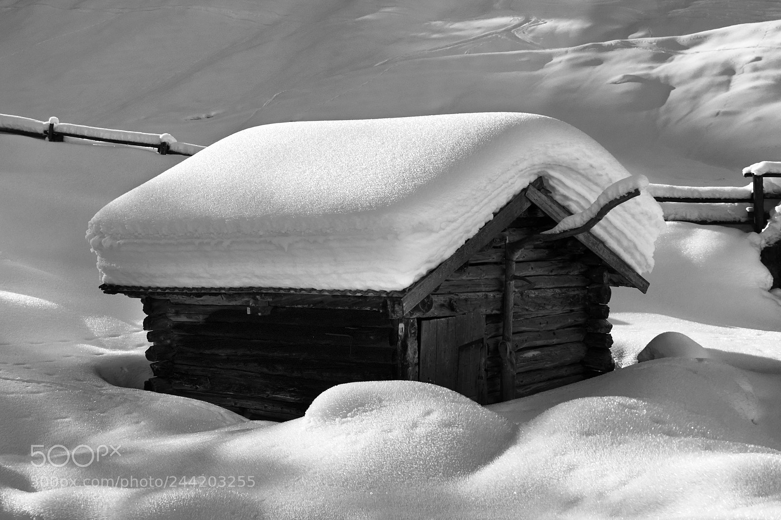 Sony DSC-RX100M5 sample photo. Sunken in snow photography