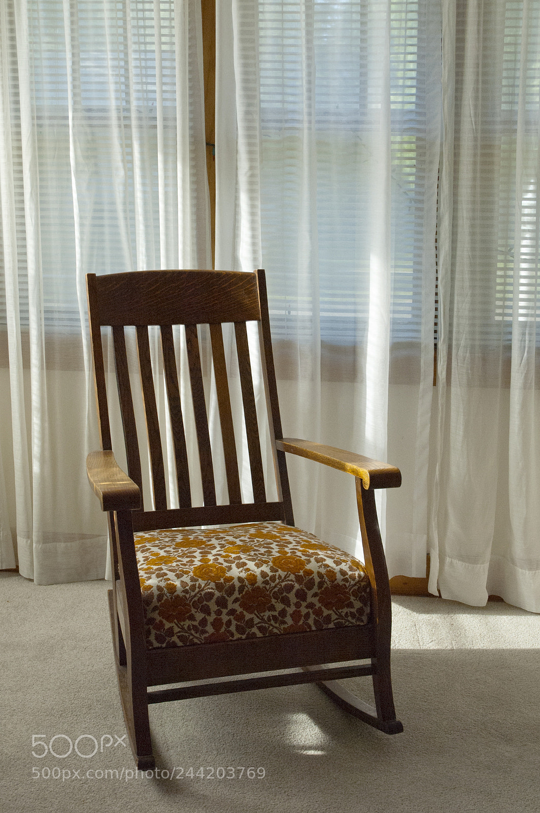 Nikon D70 sample photo. Moms rocker photography