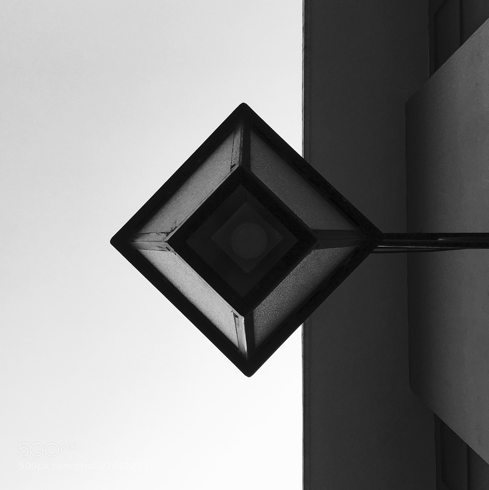 Apple iPhone 6s sample photo. Streetlamp photography