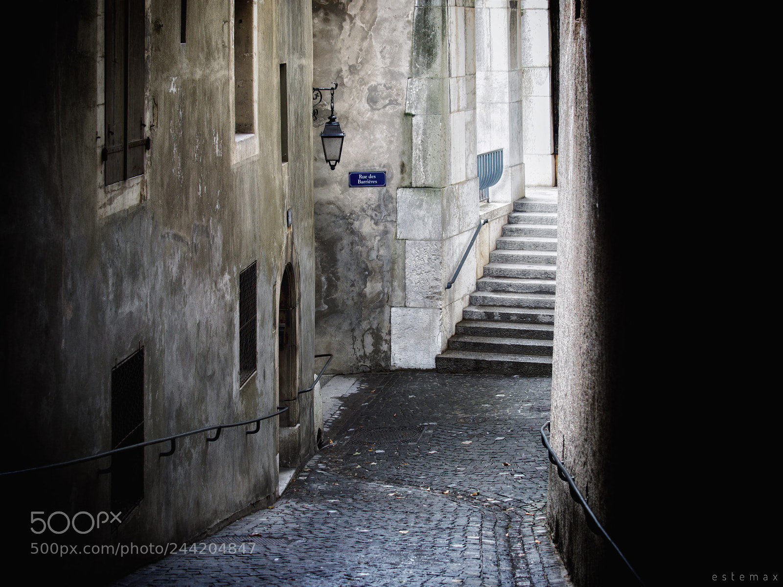 Olympus OM-D E-M1 sample photo. La rue des barri photography